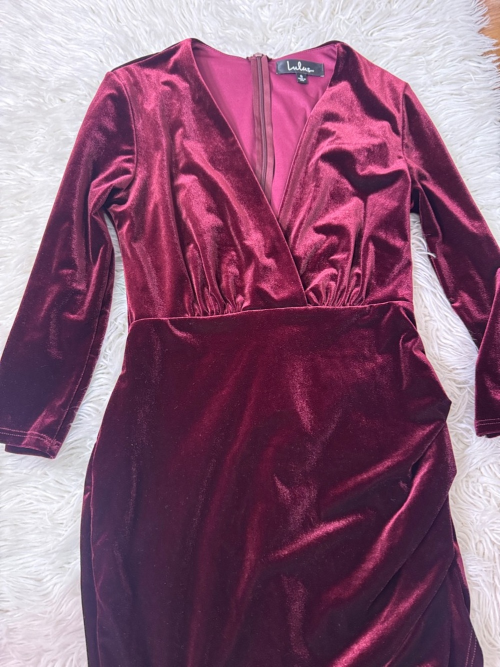 90 Velvet Maroon Lulus S